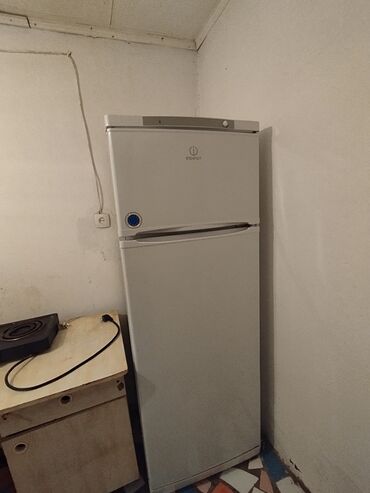 холодильник бу индезит: Холодильник сатылат