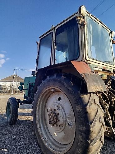 Traktorlar: Yaşıl rəngli kabinəli traktor - Kabin: metal karkaslı, geniş ön şüşə — 8