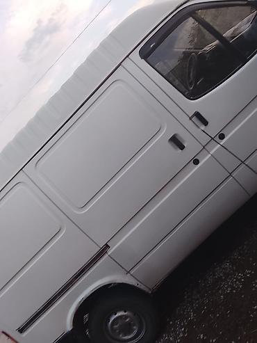 15 38 təkər: Ford Transit: 2.4 l | 1999 il 45000 km Sedan — 4