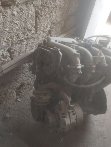 Sbor motorlar və silindr başlıqları: Məhsul: Avtomobil üçün tam komplekt benzin mühərriki Təsvir: - 4