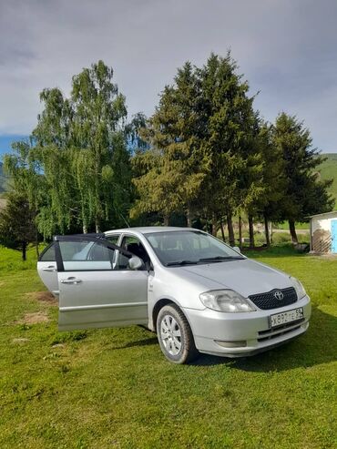Toyota: Продается Toyota Corolla серебристого цвета. Это надежный и
