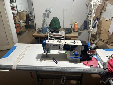 продаю швейная машинка: Продается прямострочка машинка состояние новое, пользовались мало
