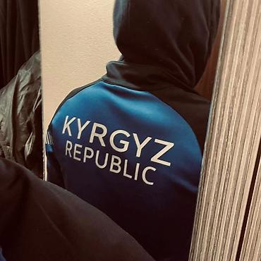 сумки hermes бишкек: Толстовка с капюшоном «Kyrgyz Republic» - Спортивный худи с надписью — 1