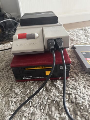 разный: Famicom Disk System, идеальное состояние, но без питания, в комплекте