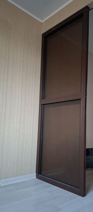 вазы дордой: Межкомнатная дверь со стеклом, Алюминий, цвет - Коричневый, 270 * x 1 см, Б/у