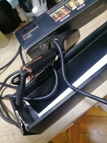 Prese za kosu: ELEKTRIČNA Četka za feniranje. 3 u 1
Nova
 Mirjevo — 8