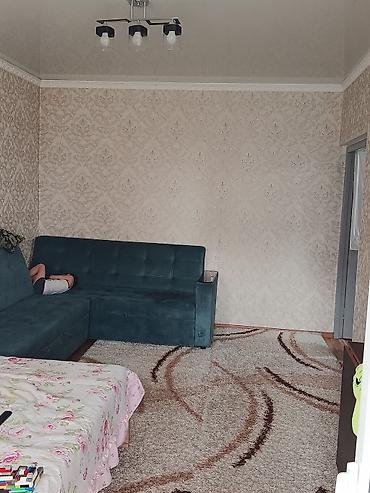 Прямые диваны: 📍 Район: Восток-5 🏢 Серия: 106 улучшенная 📐 Площадь: 51 м² 🍽 Кухня: 10 — 1