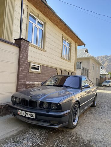 автомобиль фит: BMW 5 series: 1991 г., 3 л, Механика, Бензин, Седан