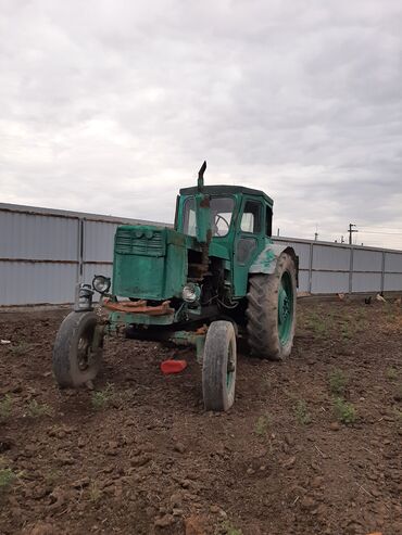 traktor altlıqlı qadın çəkmələri: Трактор TRAKTOR, мотор 1.5 л