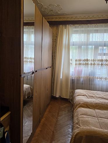 xacmaz ev satilir: Qorodok naprotiv Evropa otel 
5/3 stalinka 
2 komanti 
sredniy remont — 8