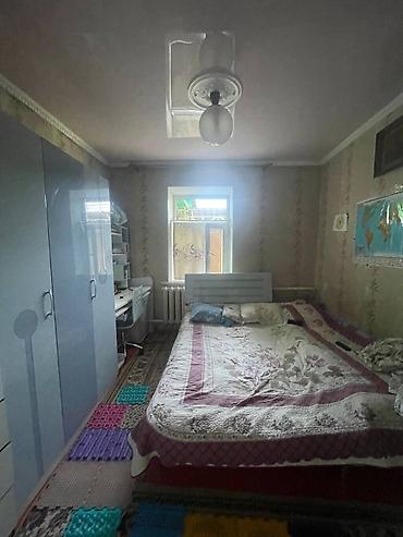 Продажа коттеджей и домов: 🚨 СРОЧНО ПРОДАЕТСЯ ДОМ 🚨 🏡 Дом из 5 комнат 📍 Район: Кызыл-Аскер 📐 — 6