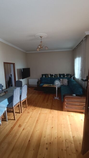 Həyət evləri və villaların satışı: -Ev Xırdalan şəhəri, Adıgözəlov küçəsi, 34a ünvanında yerləşir — 10