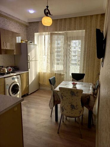 Köhnə tikili: Bakı, 2 otaqlı, Köhnə tikili, m. Qara Qarayev, 65 kv. m — 6