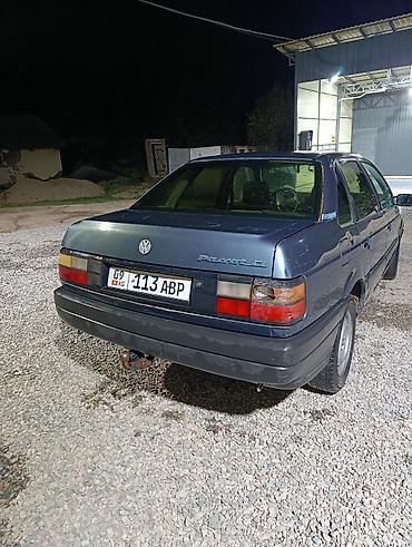 Унаа сатуу: Volkswagen Passat: 1990 г., Седан — 4