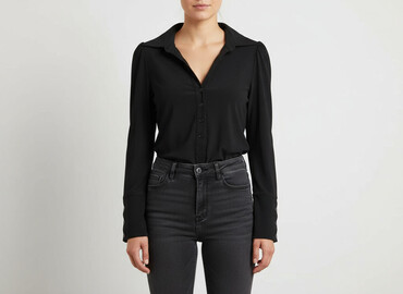 kapcie z zapiętkiem: Women's blouse, size M