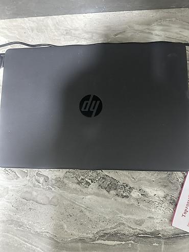 Ноутбук HP (серия Pavilion/15) — черный, классический дизайн с