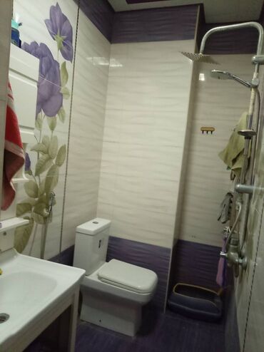 binə mehriban qonşular: Salam. Men ve yoldasim ortayasli insanlariq menim 49 yasim yoldasimin