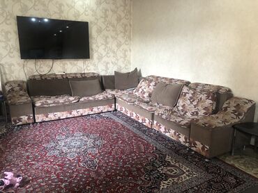угловой диван большой: Угловой диван, цвет - Коричневый, Б/у
