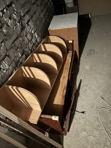 колесики для мебели: Шкаф, Колдонулган