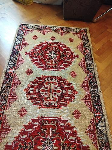 heets varijante: Tepih stazica Duzina oko 140 cm. Sirina oko 70 cm. S jedne strane — 10