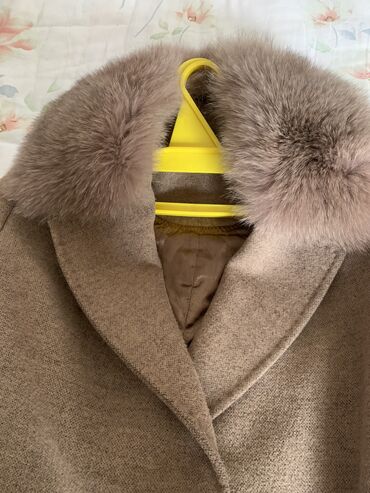 съемный меховой воротник на пальто: Куртка S (EU 36), цвет - Коричневый