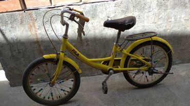 Велосипеды: Продам велосипеды 2 шт. Желтый вел. рама аллюминий, Корея. Велик 26