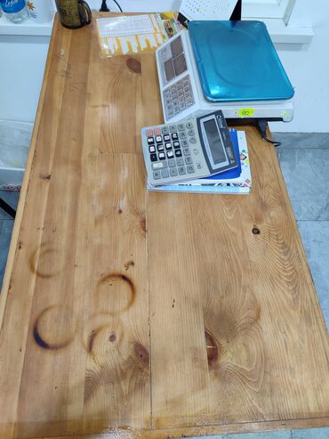 стол из фанеры: Продается стол верх дерево,по краям железо,цена 5000, звонить или