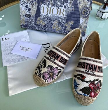 шикарные туфельки: Эспадрильи Dior,38 размера шикарное качествоновые,ошиблись размером