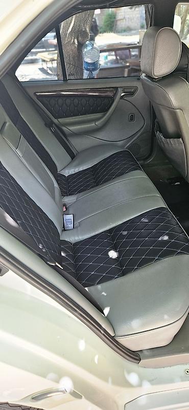 e39 rul: Mercedes-Benz C sinfi sedan (W202) – ağ rəngli, avtomatik ötürmələr — 3
