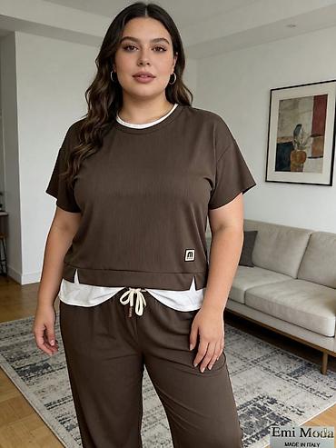 mini koferi: 03. Komplet trenerka za punije
XL XXL XXXL
3.100 dinara L — 3