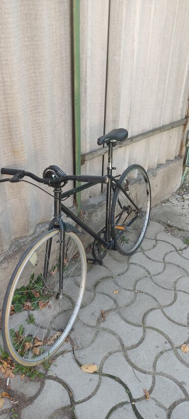 заднее колесо велосипеда: Продается сингл спид Состояние нормальное Есть коцы, и одна вмятина
