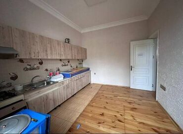 Digər kommersiya daşınmaz əmlakı: Hazır baxça icarəyə verilir. 2mertebeli evdir. 7otaq. 2hamam tualet — 3