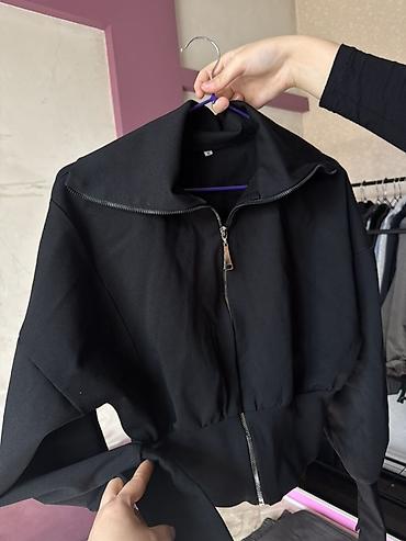 half zip: Черный укороченный худи/джемпер на молнии. - Полувер-куртка с высоким — 2