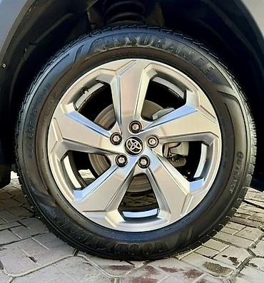 range rover 2017: Toyota RAV4: 2021 г., Гибрид, Кроссовер — 4