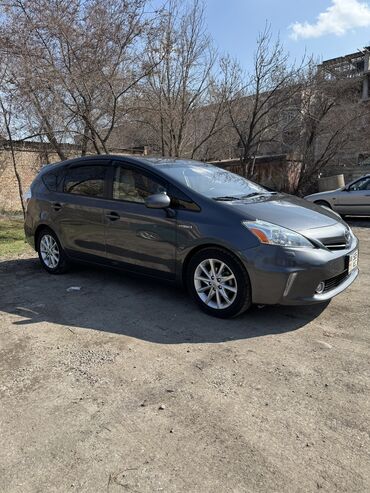 Toyota: Toyota Prius: 2012 г., 1.8 л, Вариатор, Гибрид, Универсал