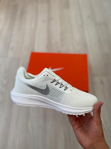 pegas: Кроссовки, 41, Nike, Новый, цвет - Белый, Платная доставка, Самовывоз, Бесплатная доставка — 2