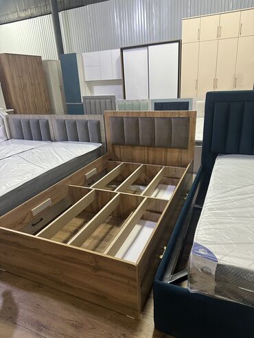 Полутороспальные кровати: Кровать полуторка Ширина 1.20см Длина 2м Цена с матрасом 16500 сом — 8