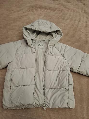 Верхняя одежда: Куртка плащ на девочку пуховик, на 8, 9 лет состояние отличное цвет — 8