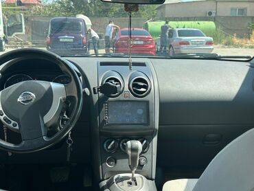 Nissan: Nissan Qashqai: 2 l | 2012 il Ofrouder/SUV — 7