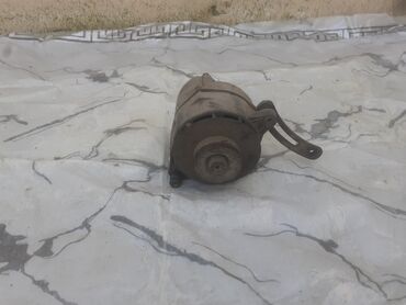 Motor üçün digər detallar: Radiator - 100 ₼ Karbirator(jiquli) - 80₼, Tramblyor - 40 ₼ Babin — 8