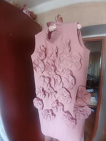 Donlar: Qadın paltarı – gül aplikasiyalı, sleeveless - Rəng: pudra/solğun — 2