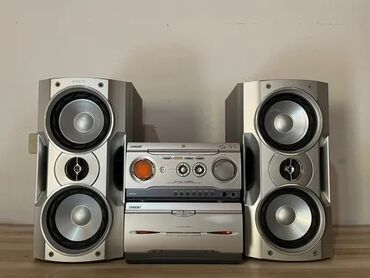 audio sistem: Akustik sistem Sony Çox güclü,təmiz effektli, səligəli vəziyyətdədir