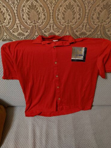 Köynəklər: Магазин закрылся в наличии осталось много качественных футболок — 22