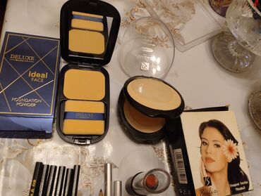 Ziyafət donları: Məhsul paketi: ayaqqabı və geyim 1) Qırmızı idman ayaqqabıları - — 36