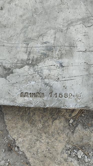 Металлические листы: Алюминиевый плита/лист с клеймом АД1М2Б (марка алюминия) и номером — 1