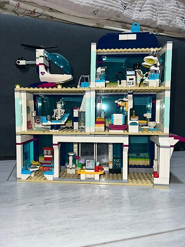 Конструктор LEGO Friends «Городская больница» (многоэтажный