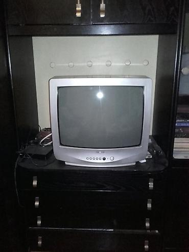 netbook prodaja: CRT televizor Elit, srebrne boje, sa blago zakrivljenim ekranom (oko — 1