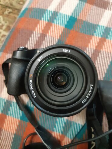 фотоаппараты 4к: SONY RX-10 MARK III--сотояние нового, видео 4к, идеальные фото и видео