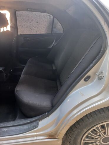 Toyota: Toyota Corolla: 2002 г., 1.6 л, Механика, Бензин, Седан — 4