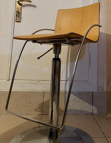 ofis ucun stullar: Skandinaviya üslubunda bar taburesi - Material: təbii ağac tonlarında — 2